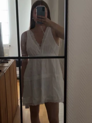klänning från boohoo - aldrig använd, prislapp finns kvar