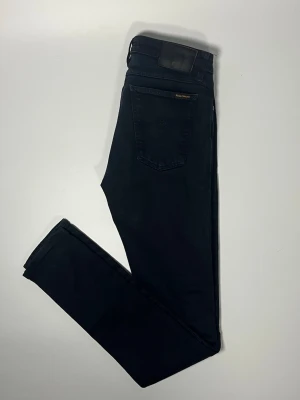 Nudie jeans - 👕 Plagg: Jeans                                                          📏 Storlek: 30/34                                                             🏷️ Märke/Modell: Nudie                                                 ✨ Skick: Fint skick                                                        💬 Vid frågor är det bara att skriva!                                                                                          🛍️ Gramenti