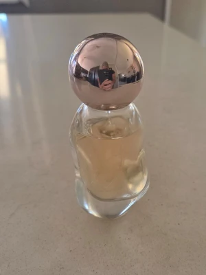 Kylie Jenner Cosmic - Säljer då den inte kommer till användning. 30ml flaska