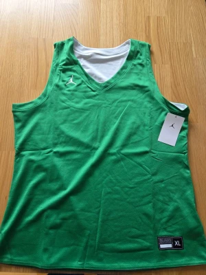 Nike Jordan träningstop , basket , NBA, Dam strorlek XL - Nike Jordan träningstop , basket , NBA, Dam strorlek XL