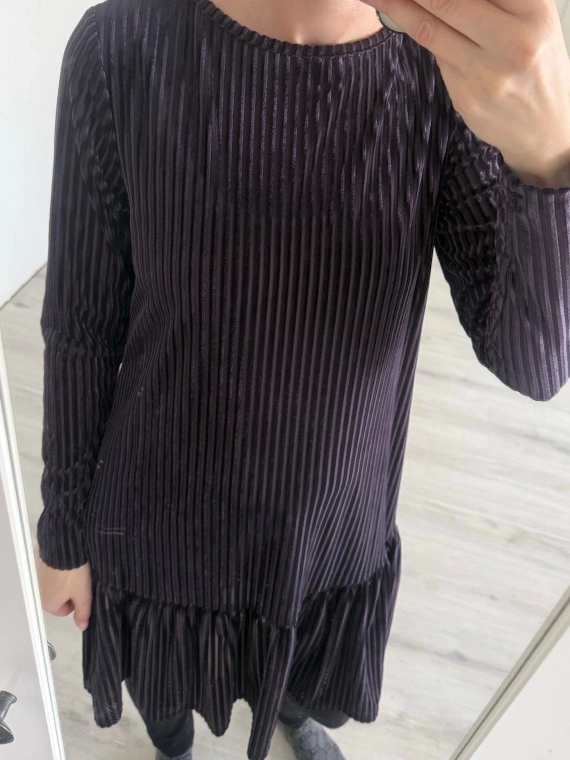 Mörklila ribbad klänning från F.A.V - 1