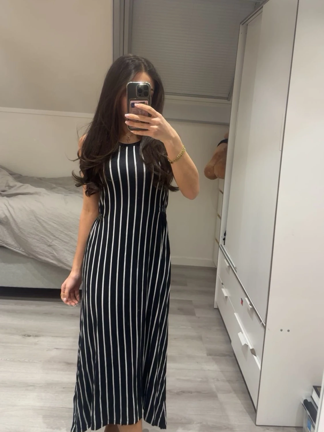 Svartvit långklänning med ränder