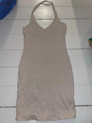 Beige klänning - Beige klänning