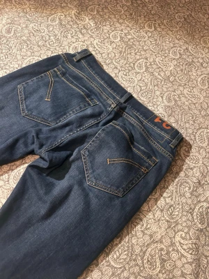 Dondup George jeans - Tjena säljer nu dessa jeans från dondup 