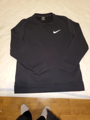 Svart sweatshirt från Nike dri-fit - Mycket gott skick Storlek M 
