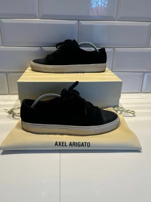 Arigato clean 90  - Arigato clean 90 mocka | Nypris 3500kr | storlek 43 