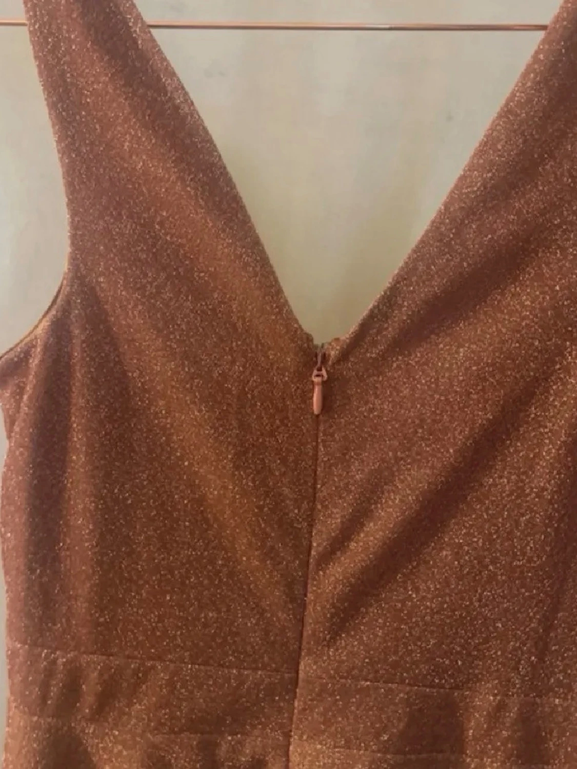 Glittrig rosa långklänning omlott - 2