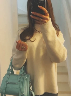 Turkos väska  - Säljer min super söta väska, perfekt till sommaren 