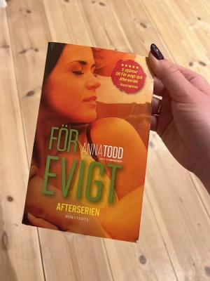 För Evigt av Anna Todd - Säljer boken 'För Evigt' av Anna Todd, del 4 i afterserien. Boken är skriven på svenska och utgiven av Norstedts.