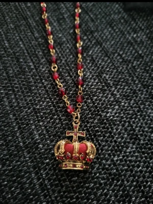 Sheglit crown necklace gold x dark red - Bought on second hand, I haven't had time to use it so it's like new. Originally from Sheglit, on Atelier pierrots site