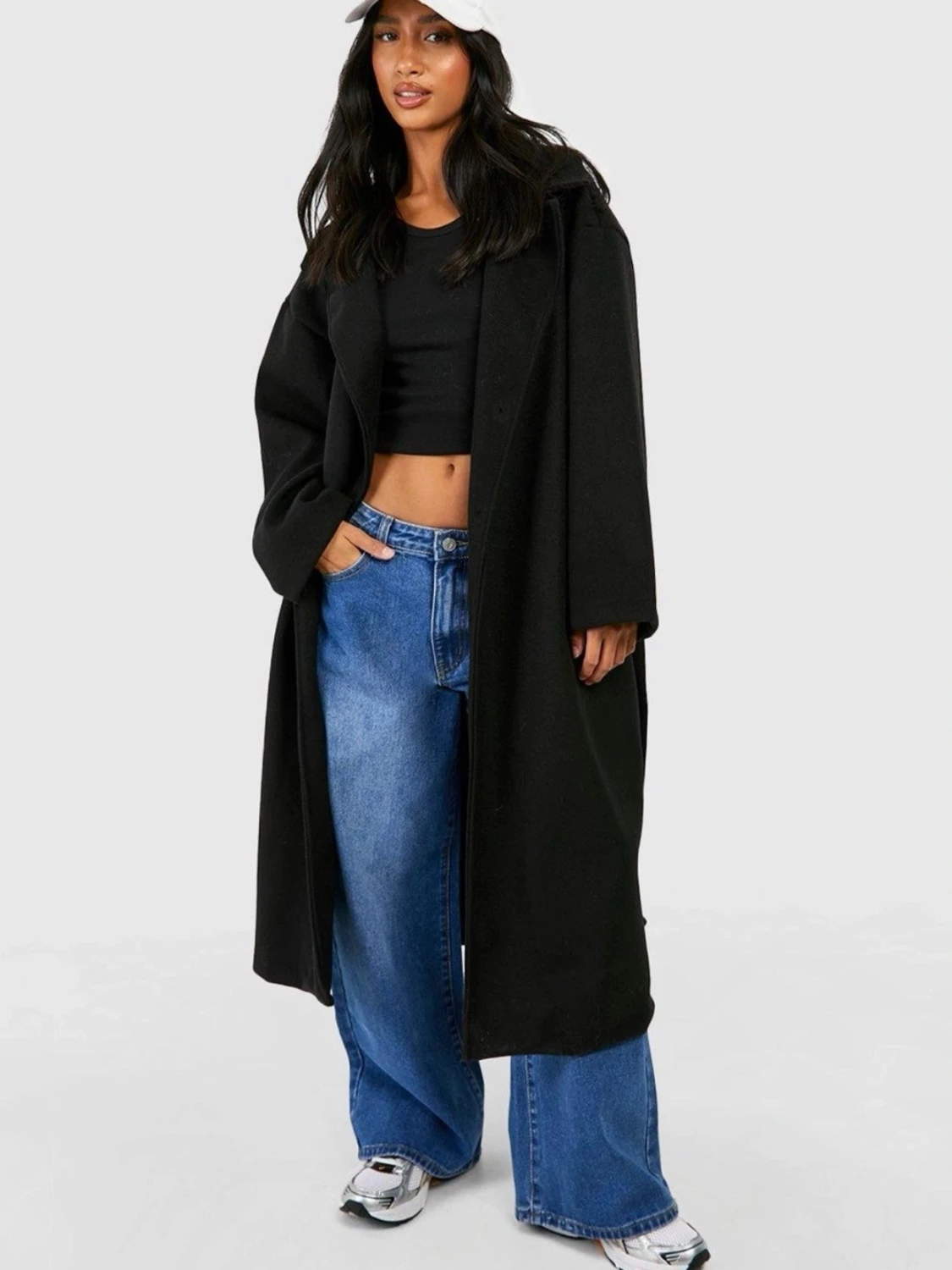 Svart lång kappa med lite oversized passform - 1