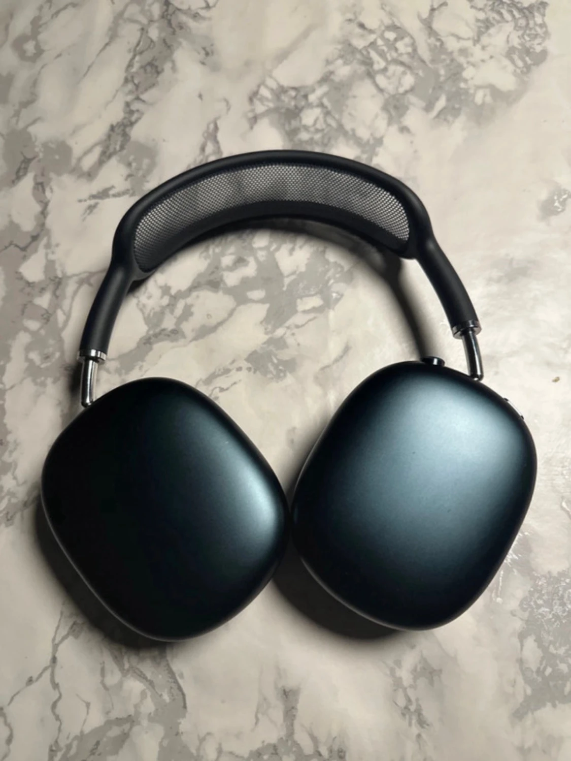 Apple AirPods Max mörkgrå hörlurar