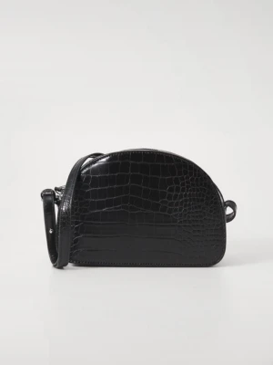 Svart axelväska  - Snygg svart axelväska, inte använd så mycket. För fler bilder, skicka meddelande!