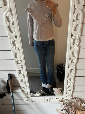 Stickad rosa tröja med volang - Jättesnygg stickad tröja från Gina. Pris kan diskuteras!❤️🫰🏼