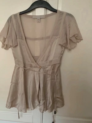 Rosa omlottblus Stella McCartney x HM - Säljer då den inte kommer till användning, pris kan diskuteras 