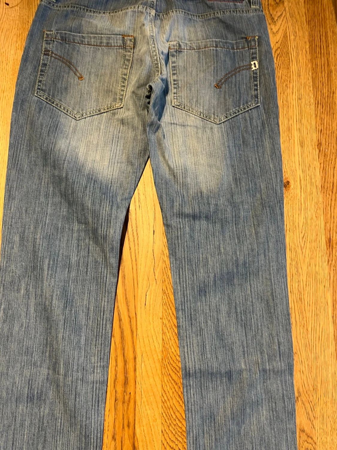 Schyssta dondup jeans med slitningar  - 1