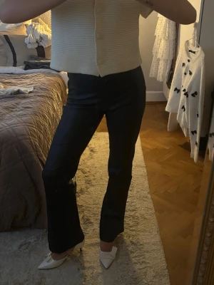 SKINNBYXOR - Säljer mina snygga skinnbyxor!!! 