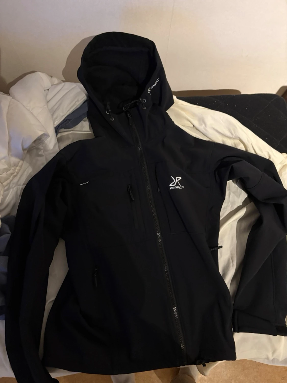Svart vindjacka RevolutionRace 