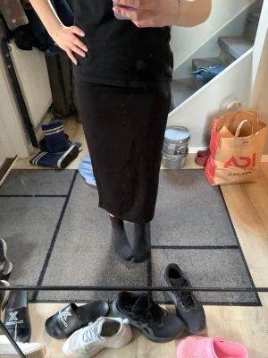 Svart kjol  - Svart kjol 