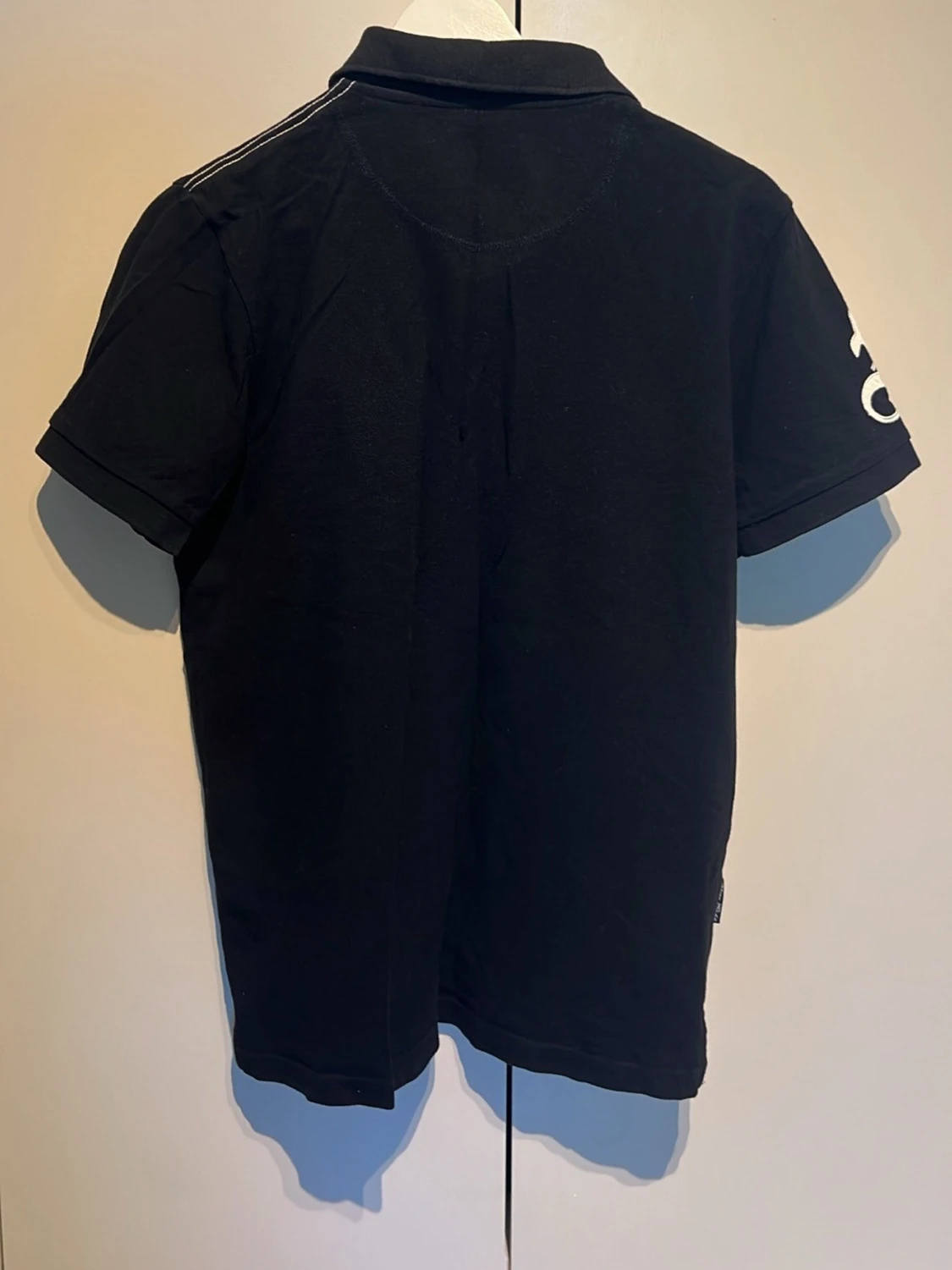Svart t-shirt med dödskalle från Marc Ecko Cut & Sew - 1