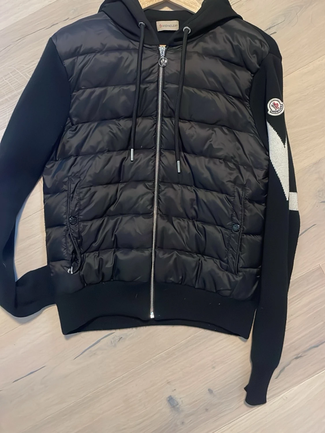  Moncler jacka