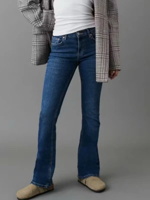 Blå jeans Gina  - Snygga blåa bootcut jeans från Gina Tricot. Köpta för länge sen och använda flera gånger men inga större defekter. Storlek 36 och passar mig som är ca 170cm lång. Kom privat för egna bilder 💗