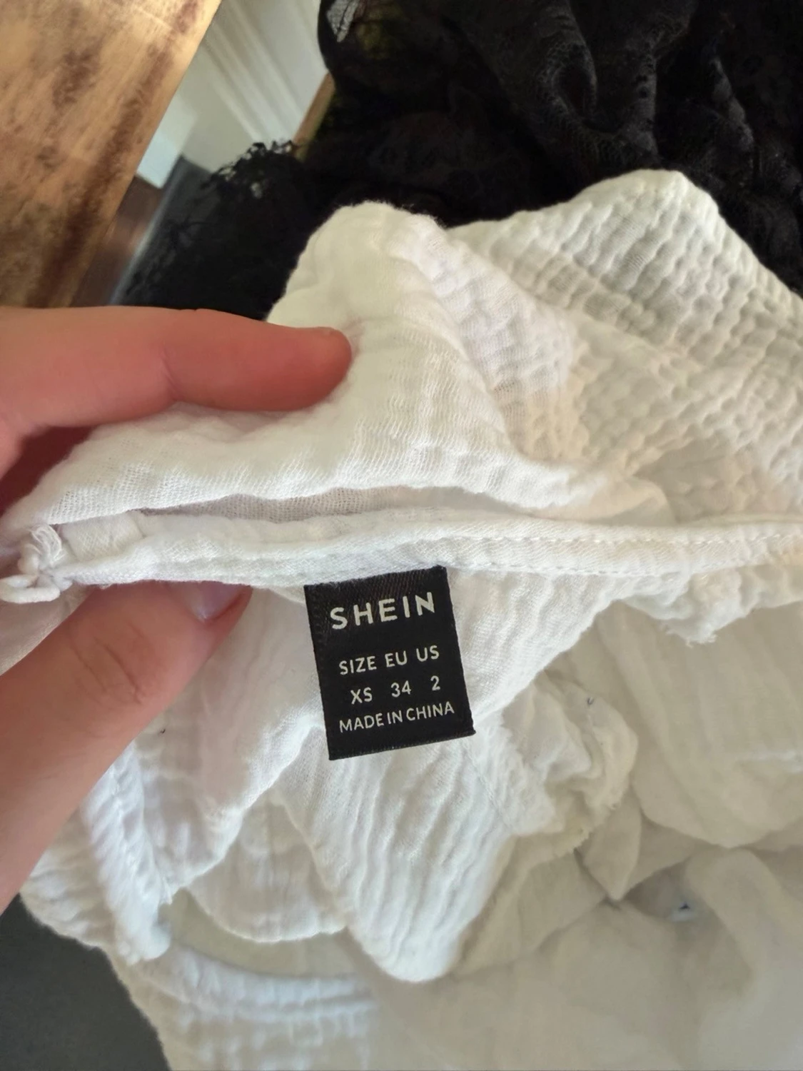 Vit luftig blus med kort ärm - 2