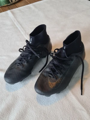  Nike mercurial fotbollsko storlek 36.5 Gräs/konstgräs - Nike mercurial fotbollsskor 36.5 gräs/ konstgräs