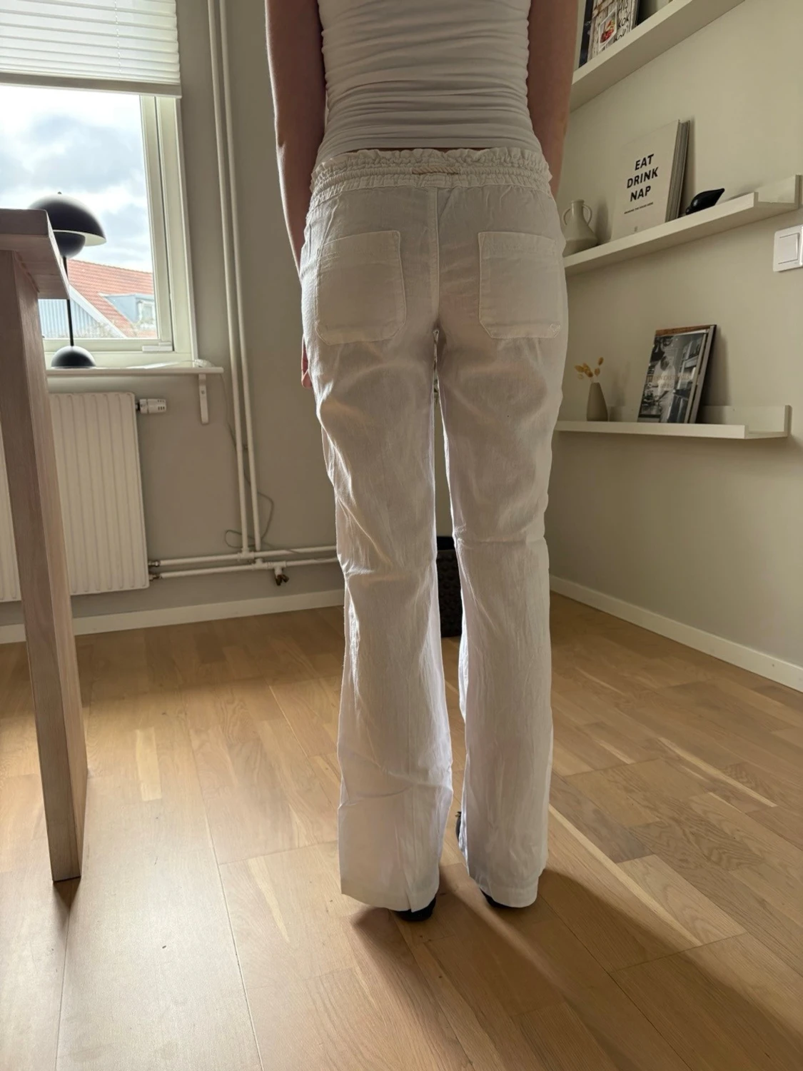 Vita linnebyxor med snörning - 1