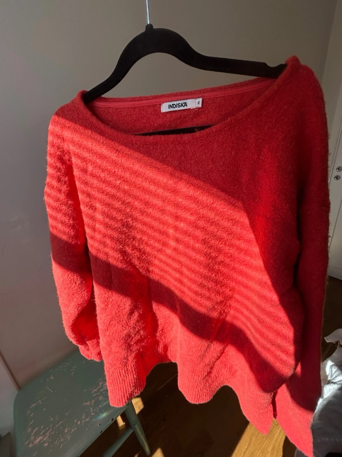 Röd oversized stickad tröja Indiska