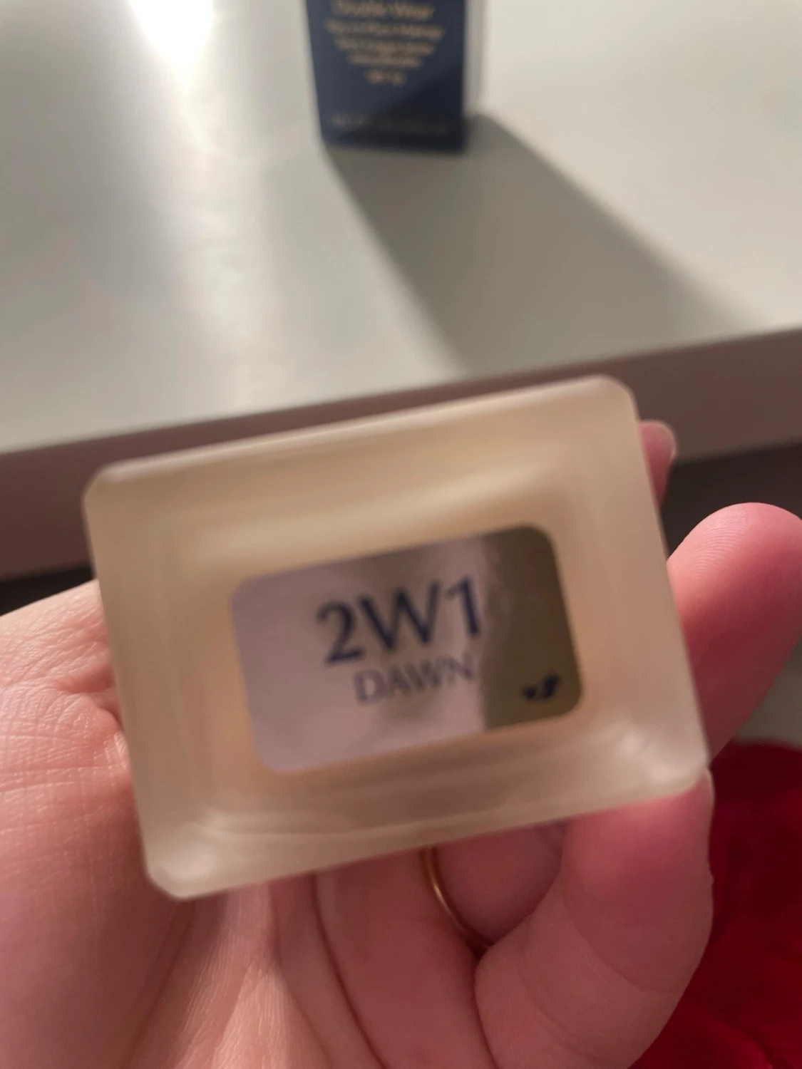 Estée Lauder Double Wear Foundation - 2