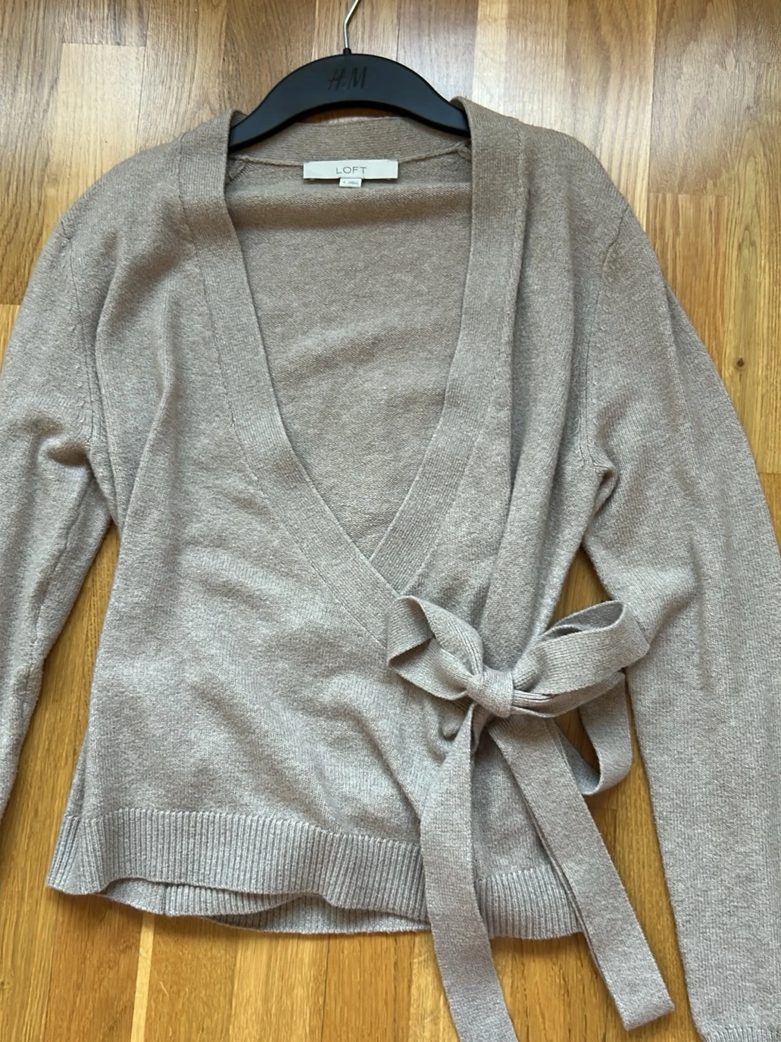 Beige omlottkofta från LOFT