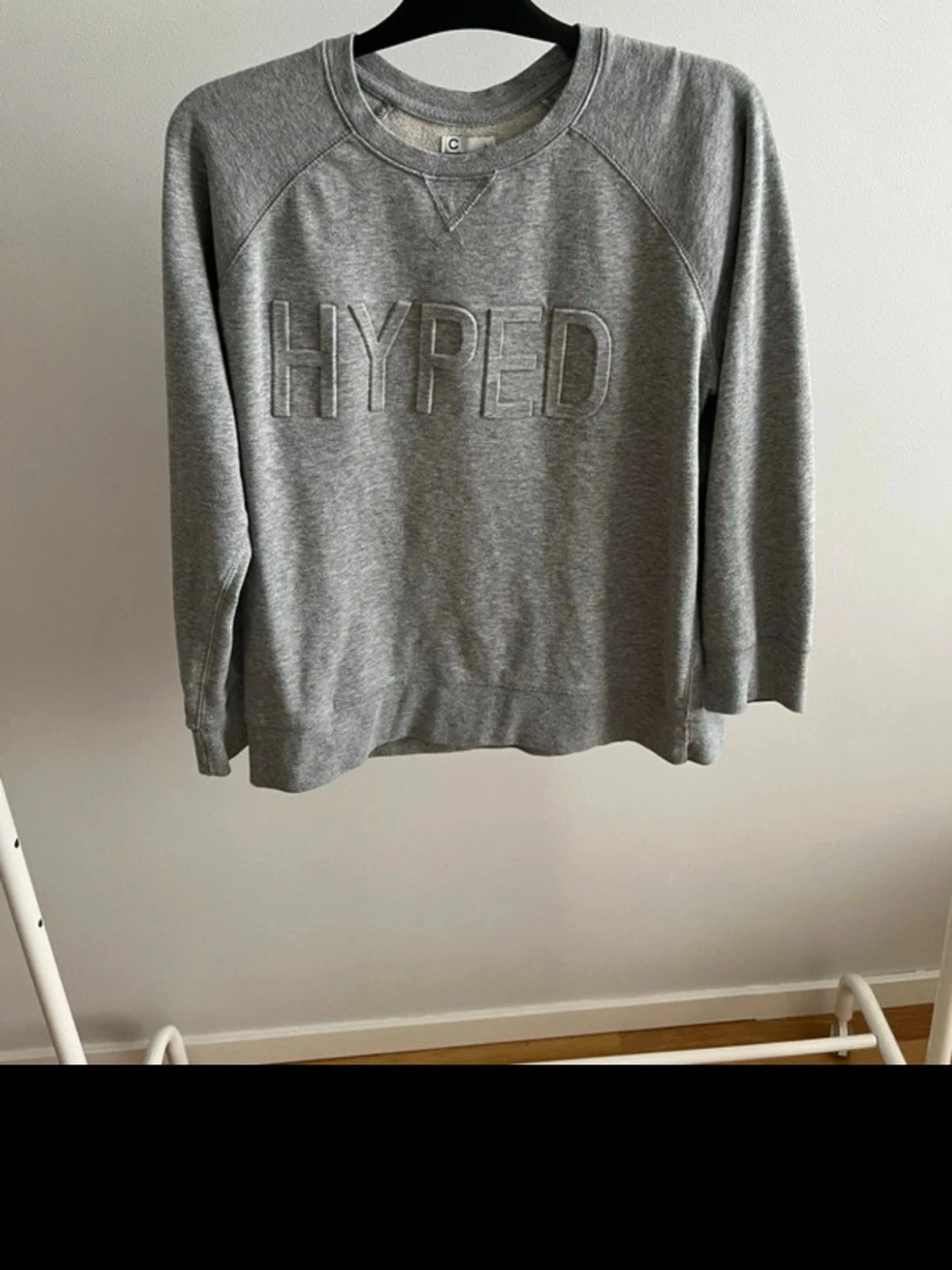 Grå sweatshirt med HYPED-tryck