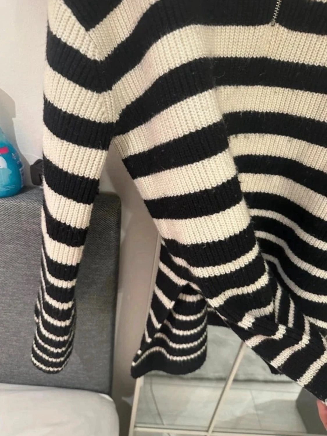 Randig stickad tröja med halv dragkedja - 1