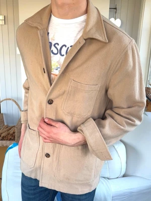 A days march o overshirt  - modell: 182cm 72kg 