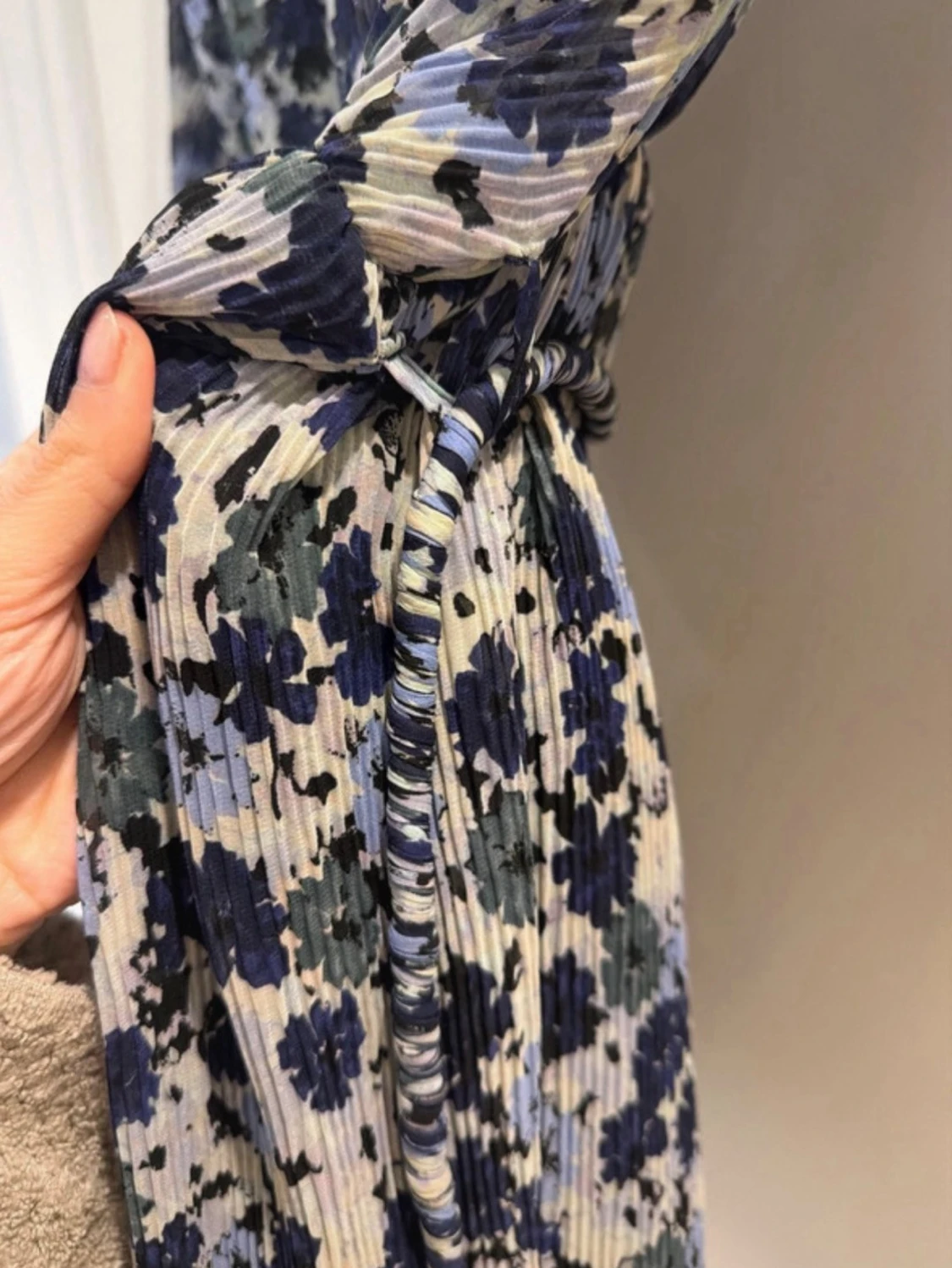 Blommig omlottklänning från Zara - 3