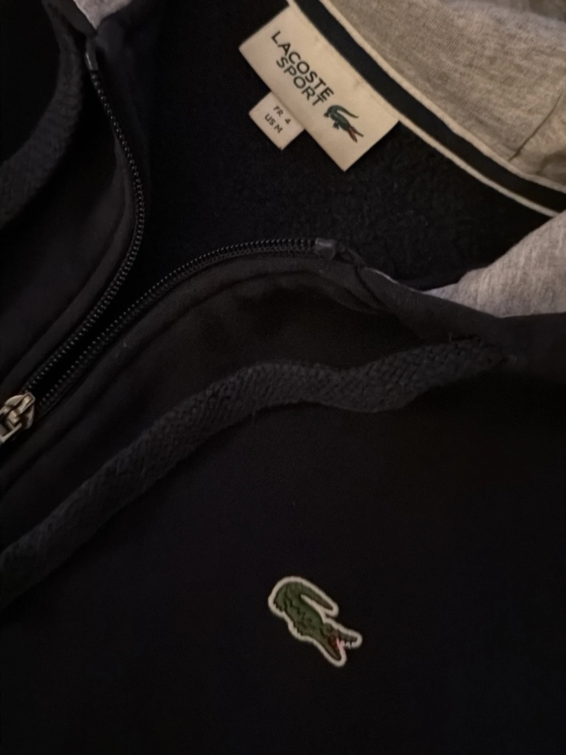 Mörkblå hoodie från Lacoste  - 1