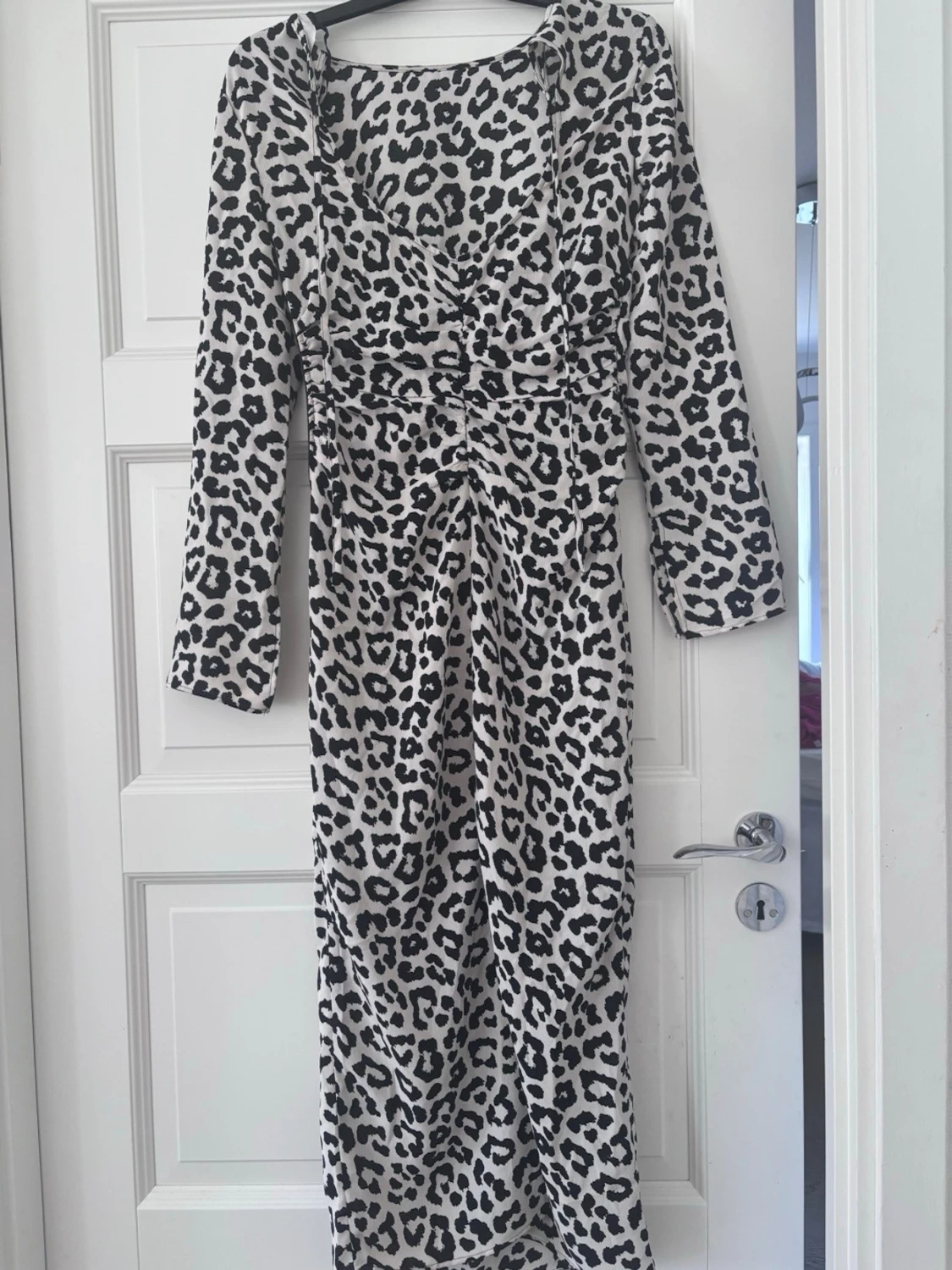 Långärmad leopardklänning från H&M