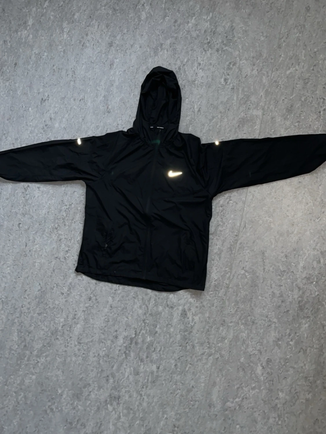 Svart Nike vindjacka med huva - 1