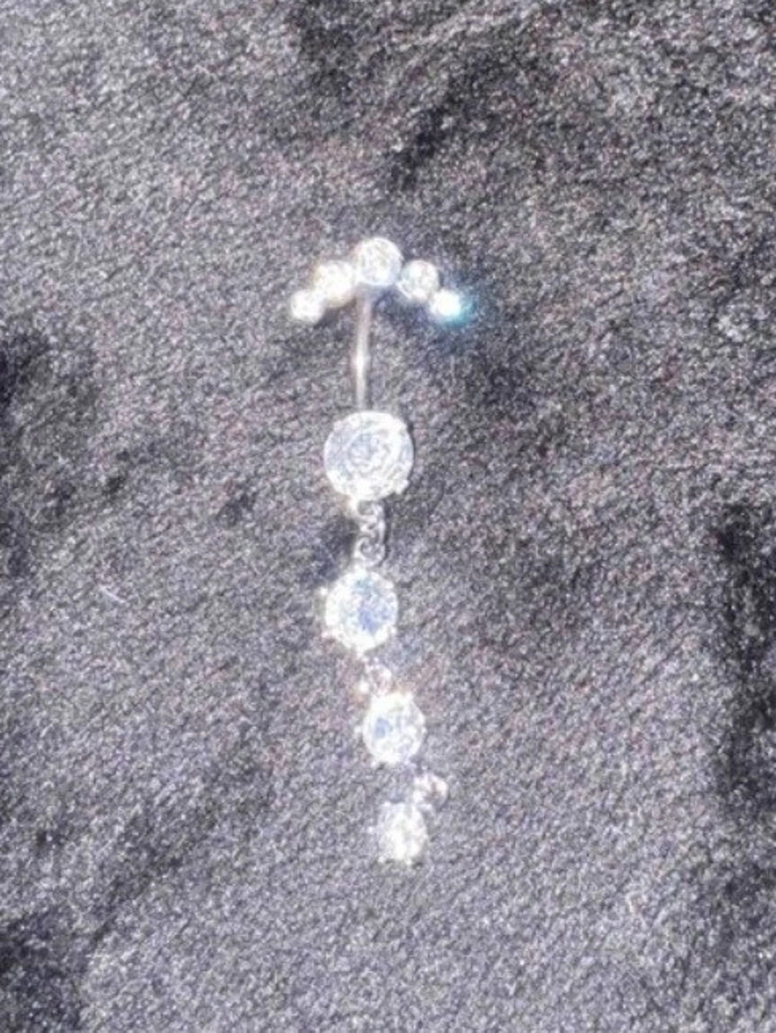 Silvrigt navelpiercingsmycke med stenar - 1