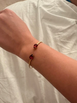 Carolin svedblom armband - Syns att de är använt men väldigt fint
