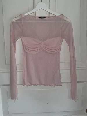 Ljusrosa topp🌸 -  Supersöt topp från Gina Tricot säljs då den inte kommer till användning 🌸