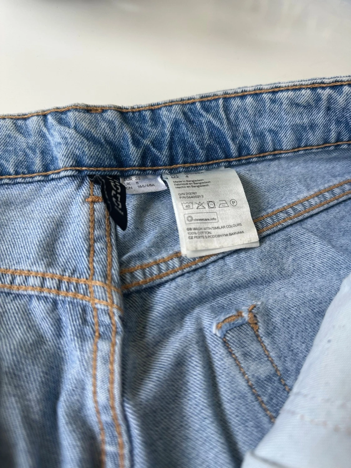 Ljusblå ripped jeans från Pull&Bear - 1