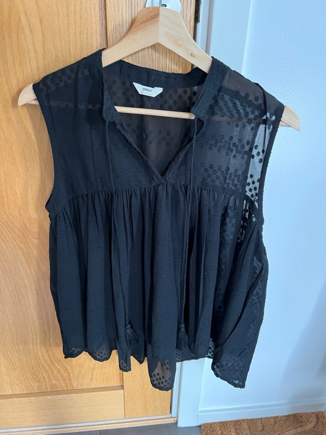 Svart skir blus från ONLY