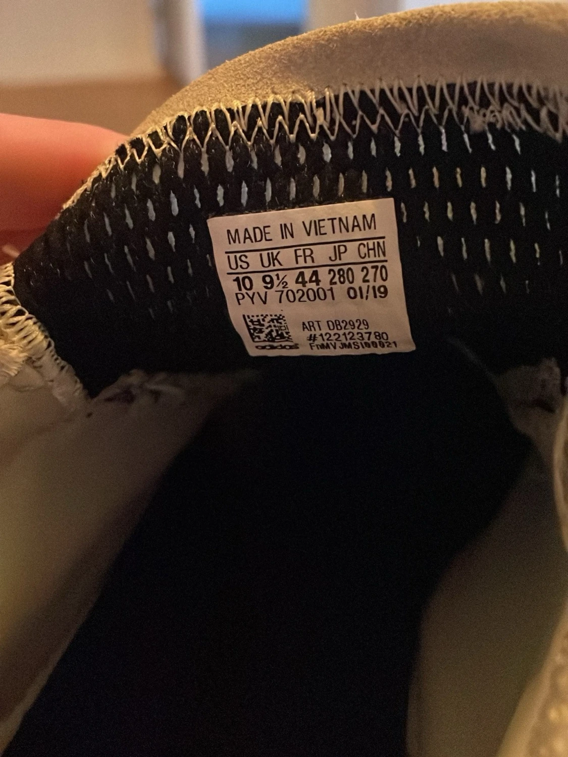 Vita och svarta Adidas sneakers - 4