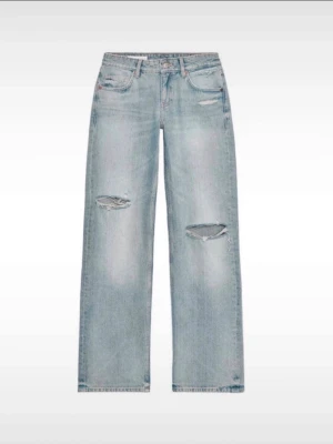 Zara jeans  - Säljer dessa populära jeans från Zara i storlek 36🩵