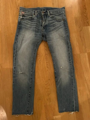 Ralph Lauren jeans - Ett par skit feta vintage Ralph Lauren jeans med fett skön wash, de är uppsydda så kommer mått.  Midja: 41 cm Längd: 94 cm Benöppning: 18 cm