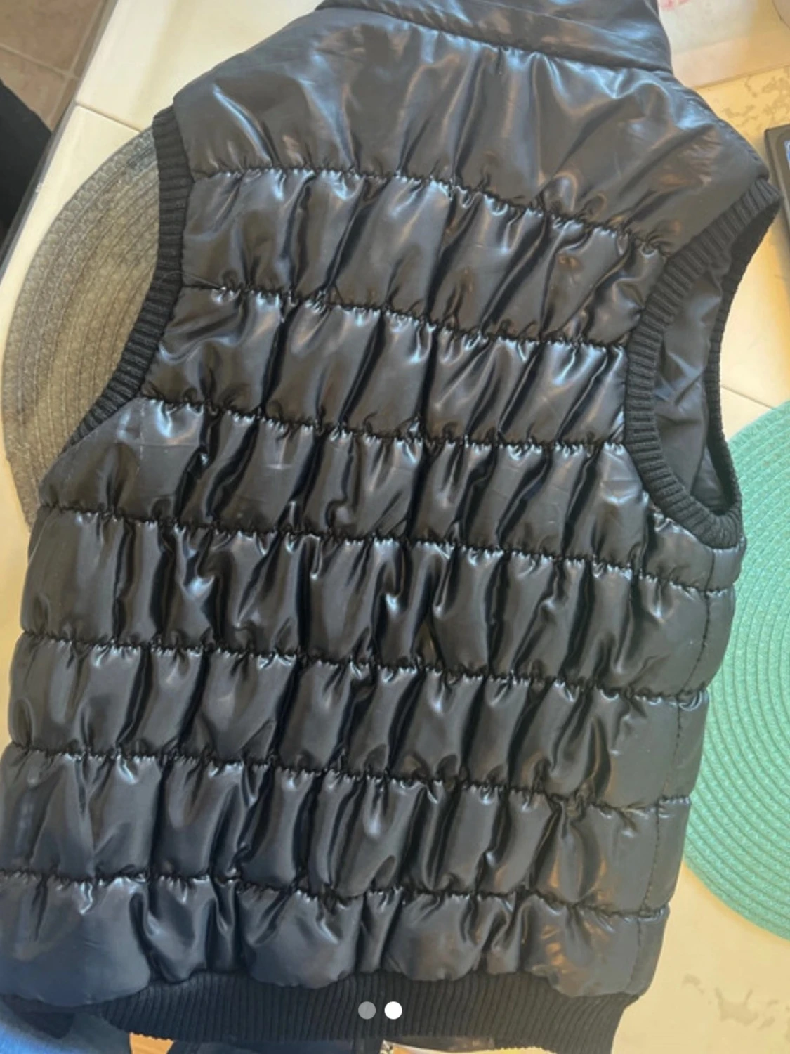 Svart quiltad dunväst med dragkedja - 1