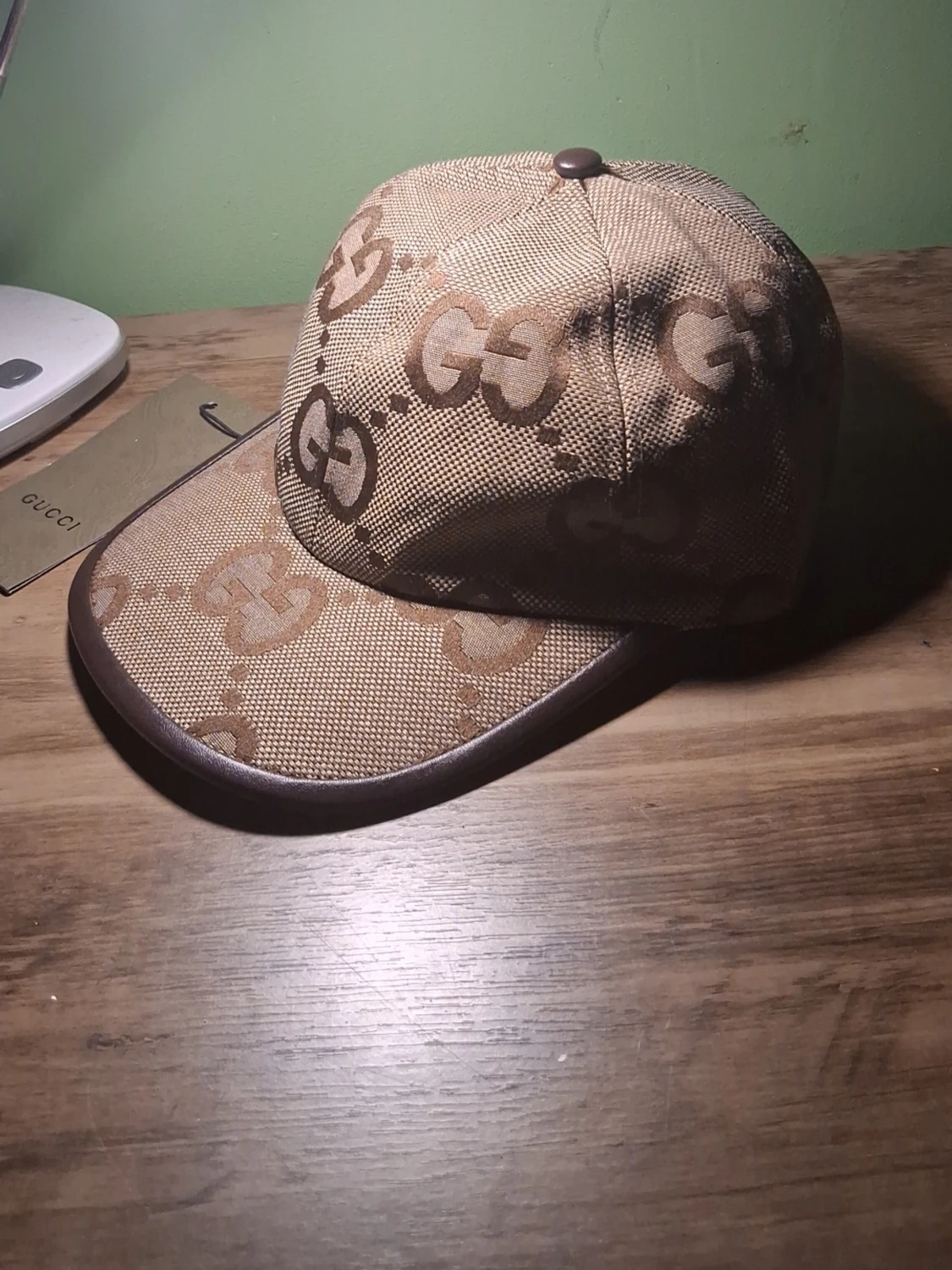 Beige keps från Gucci med GG-mönster - 1