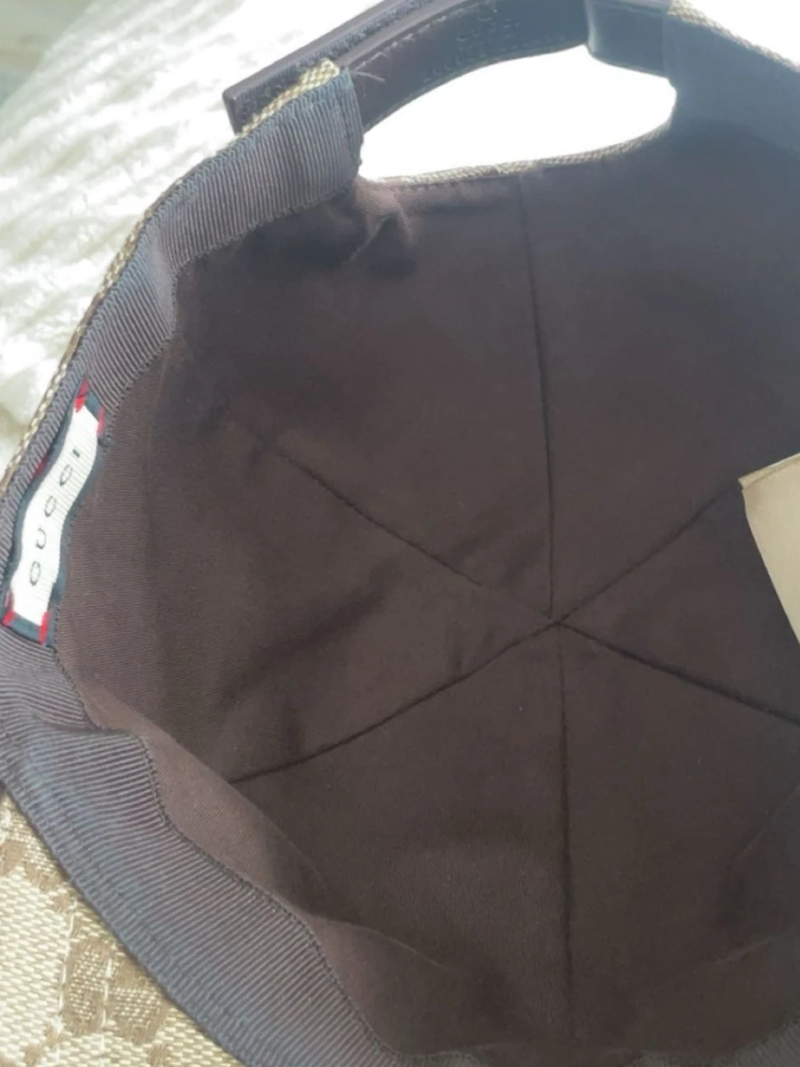 Beige keps från Gucci med GG-mönster - 1